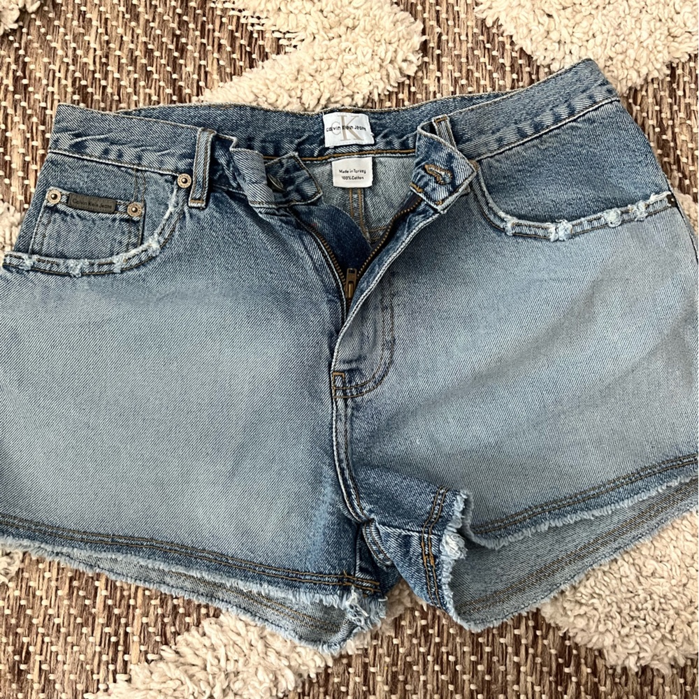 Calvin Klein women’s Jean shorts EUC 9